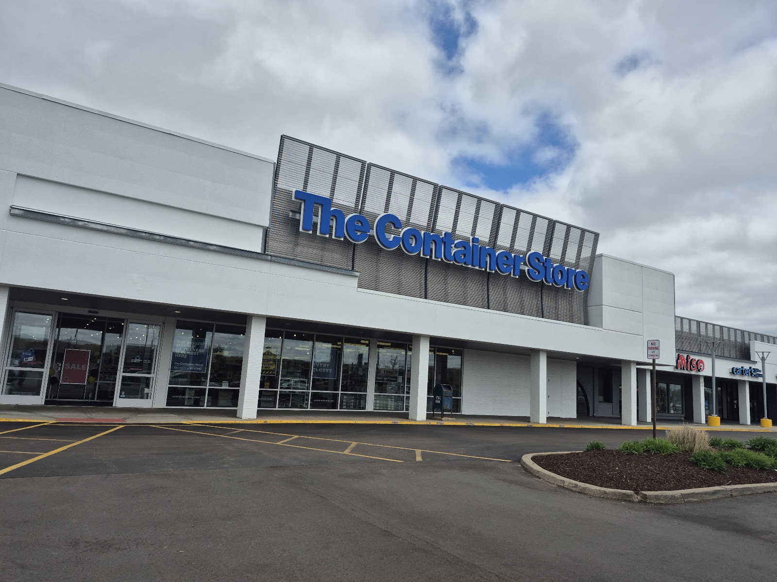BED BATH & BEYOND + The Container Store — photo
