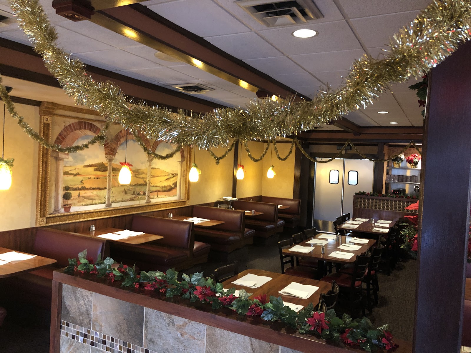 Tony's Pizzeria and Family Restaurant — photo